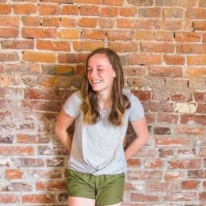 Meet your Posher, Lauren